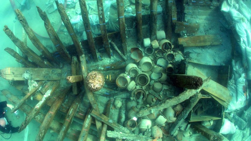Explora las profundidades del tiempo: el naufragio más antiguo del mundo, descubierto en la isla de Wighat y que data de hace más de 750 años.